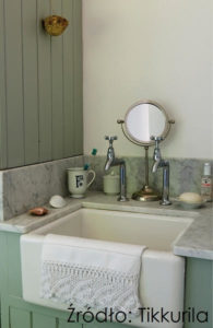 unnamed Z nostalgii za dawnymi czasami – styl retro sprawdzi się jako pomysł na wysmakowaną łazienkę