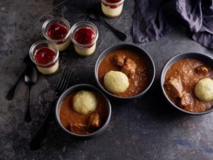 Gulasz wołowy_knedle_serniczki_thermomix_Thermomix DZIEŃ MAMY – Lodówkowa logistyka zapracowanej mamy