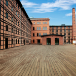 Sto ton materiałów od DLH – deski, wkręty, legary… w Młynach Rothera